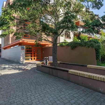 Klimatyczny W Kolobrzegu Z Balkonem I Wanna By Renters Daire